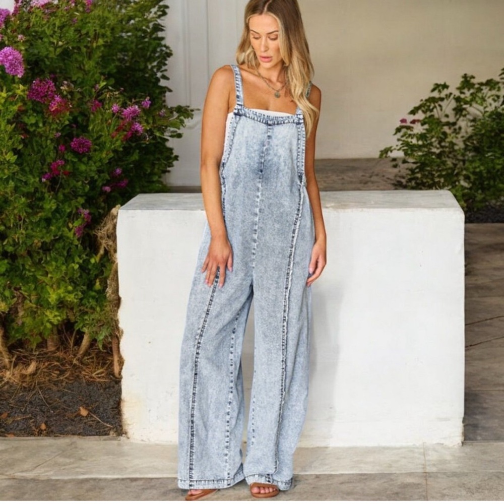 Amaryllis Women’s Acid Wash Denim Overalls Relaxed Wide Leg Fit Jumpsuit Medium